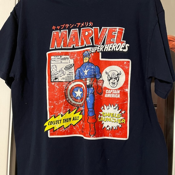 Captain America T-shirt - Picture 1 of 2